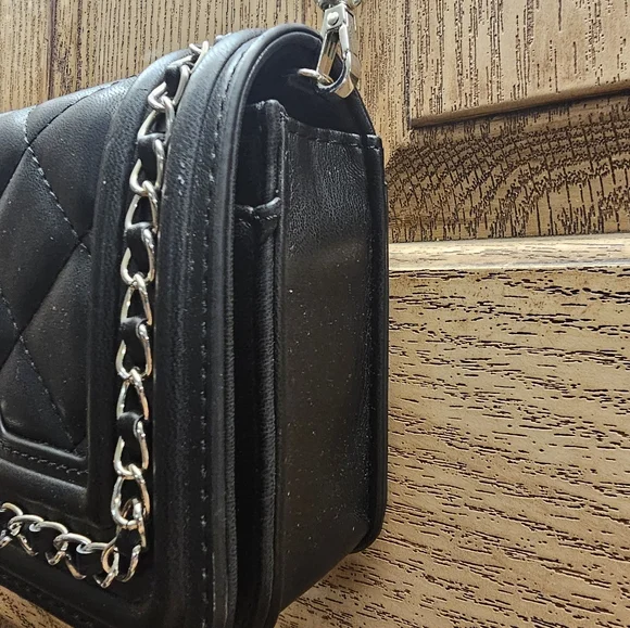 Badgley Mischka Black Quilted Chain Strap Crossbody Handbag NWT - Picture 7 of 14